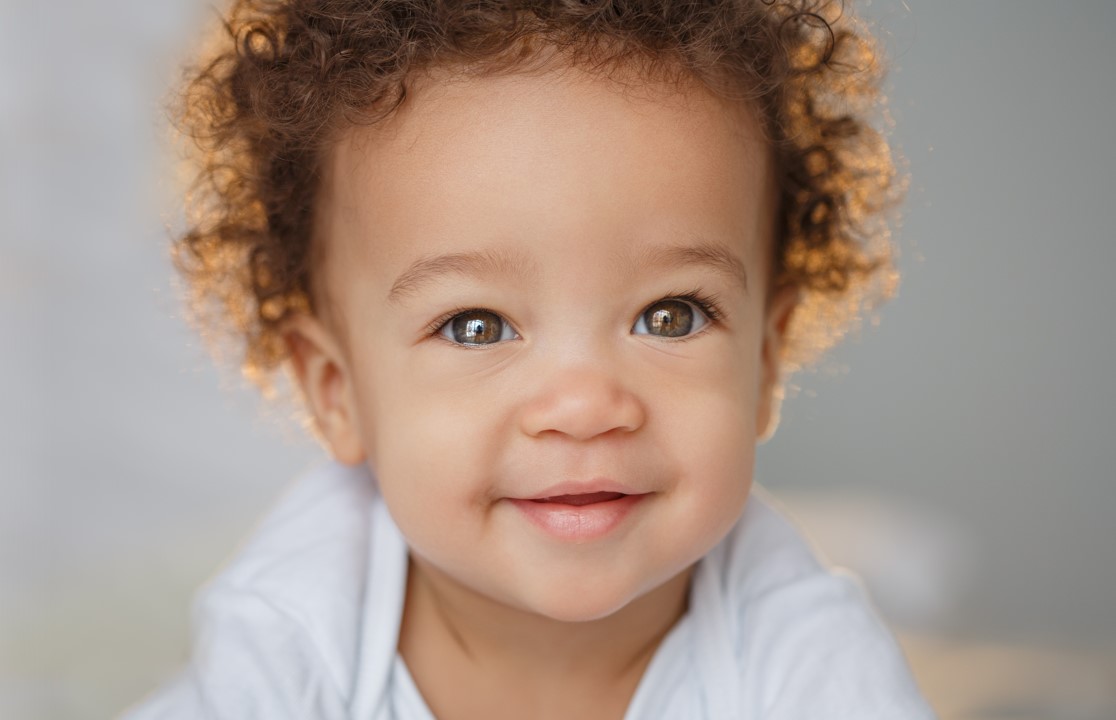 baby-smiling-at-the-camera